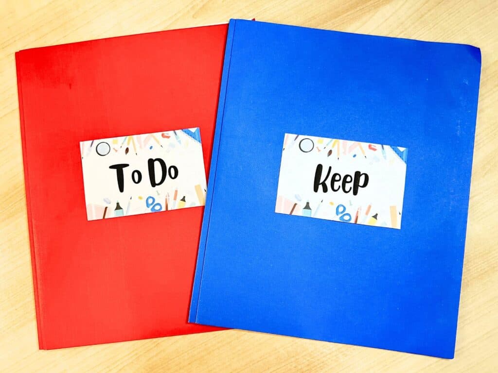 A red folder labeled "To Do" and a blue folder labeled "Keep"